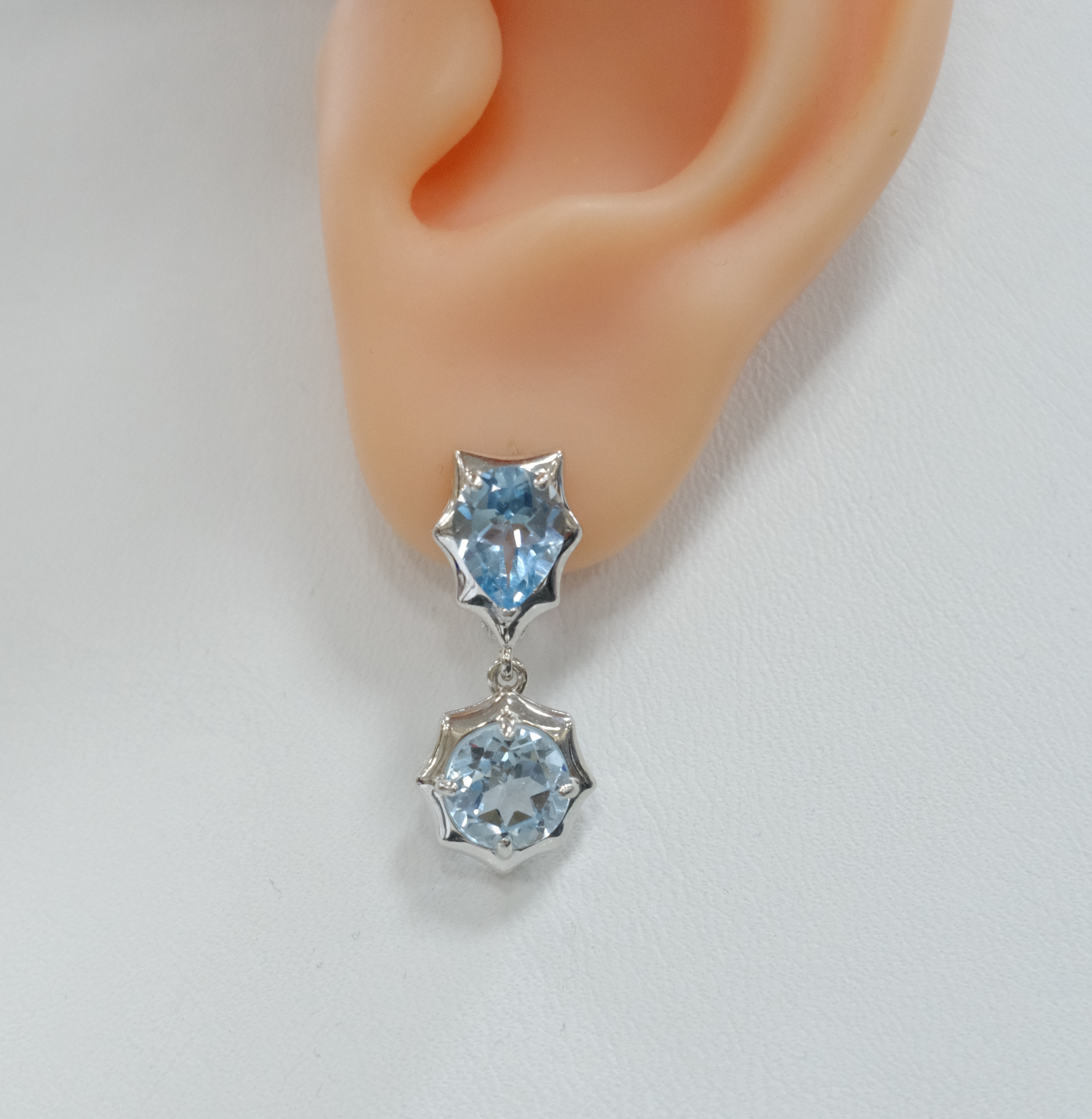 Серебряные серьги с топазами